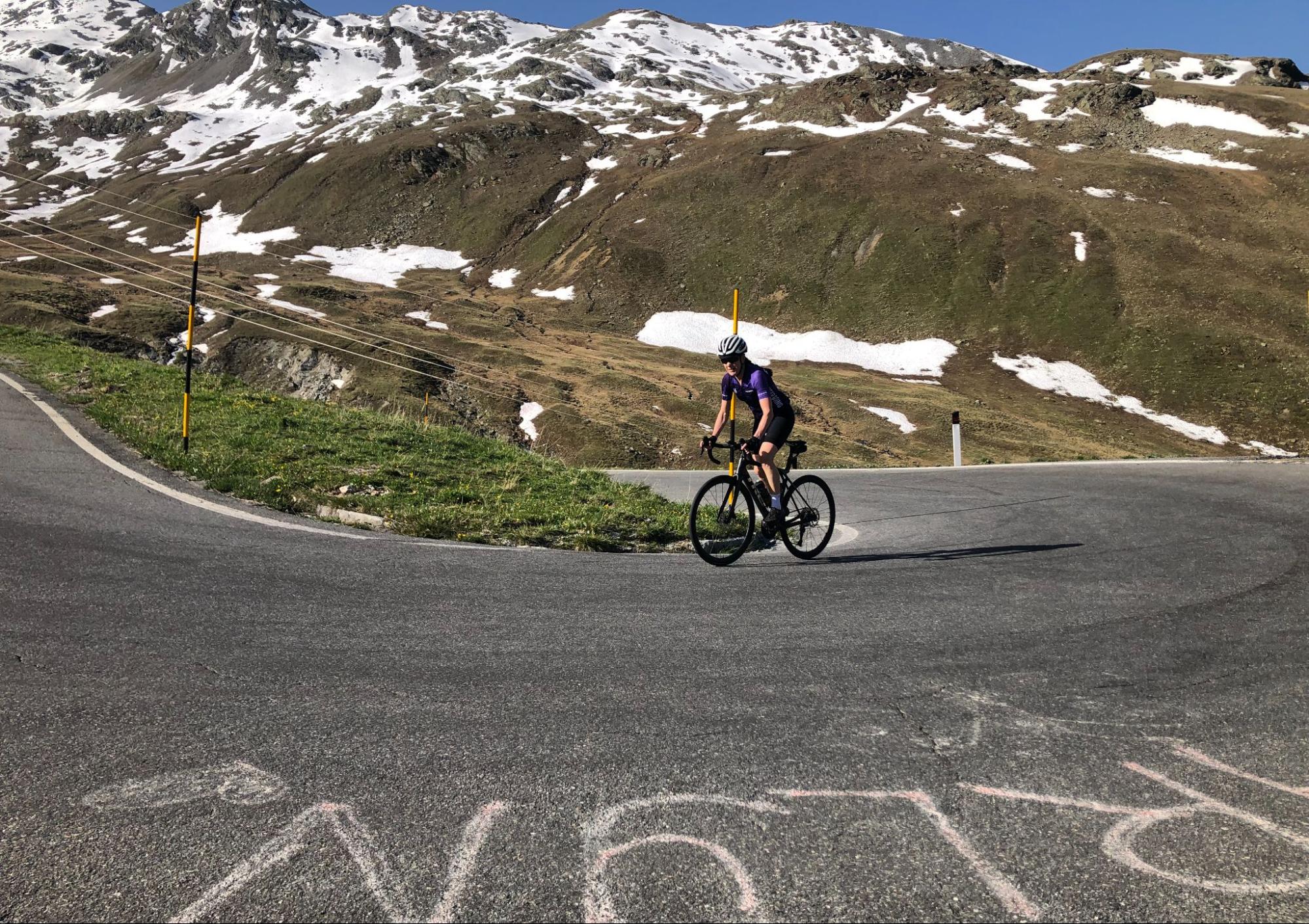 Cycling uphill tips: how to climb better | ROUVY