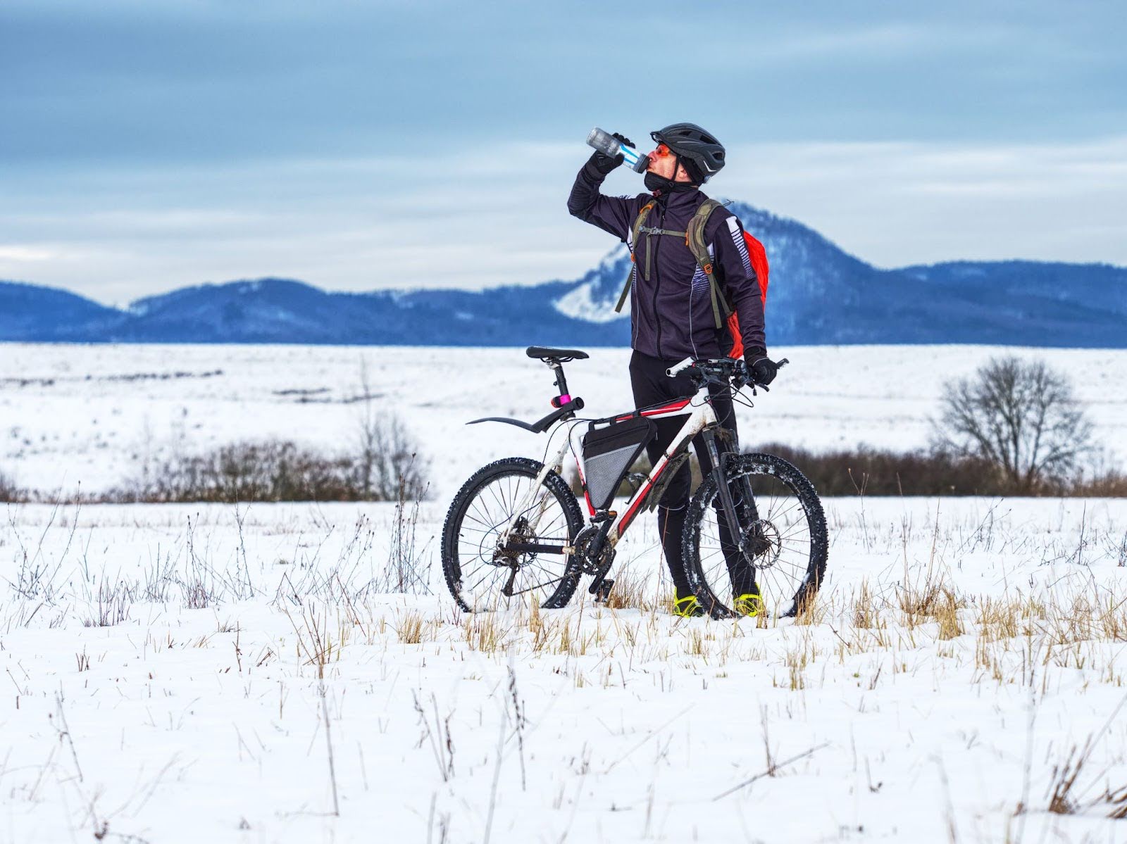 Winter hydration: How to stay hydrated in cold weather | ROUVY